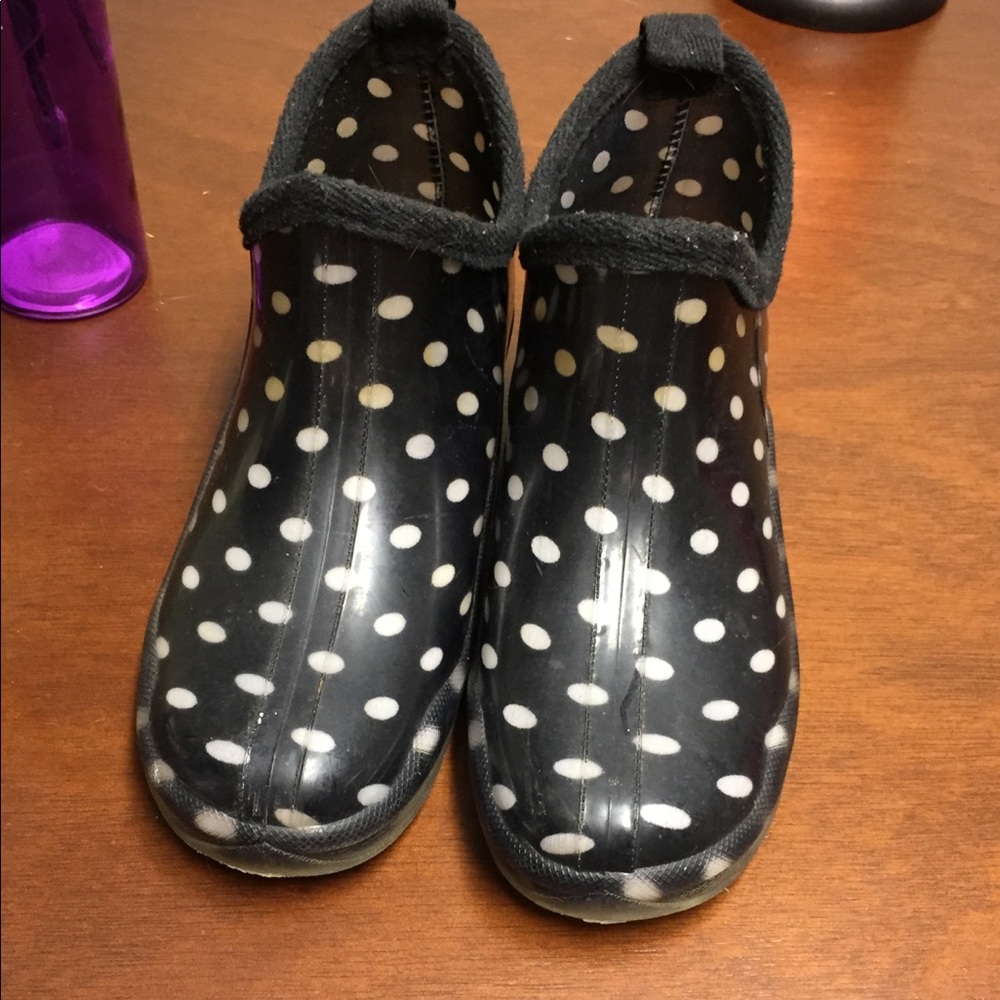 Used rain boots/shoes